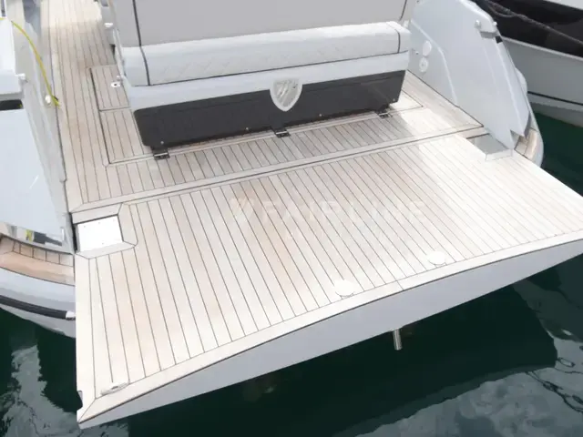 Fairline F Line 33