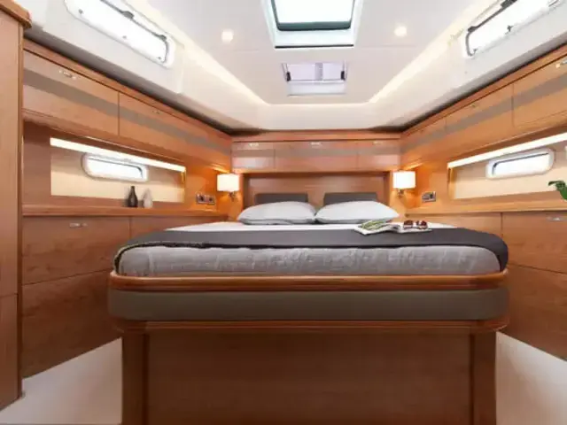 Moody 54 Decksaloon