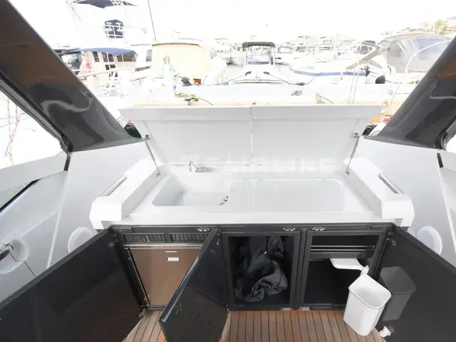 Fairline F Line 33