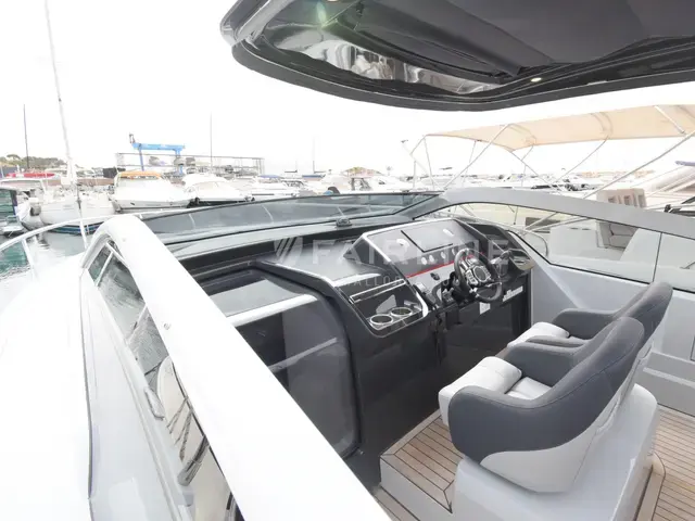 Fairline F Line 33