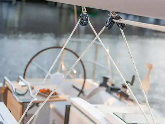 Hanse 348