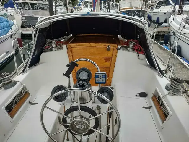 Pacific Seacraft 34