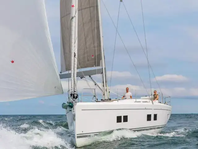 Hanse 548