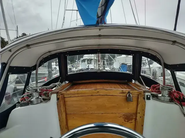 Pacific Seacraft 34