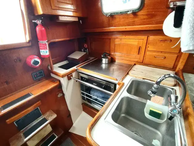 Pacific Seacraft 34