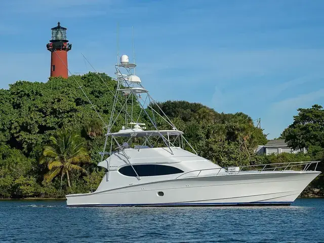 Hatteras 68 Convertible for sale in United States of America for $1,550,000 (£1,203,902)