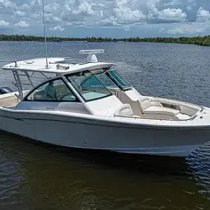 2015 Grady-White Freedom 375