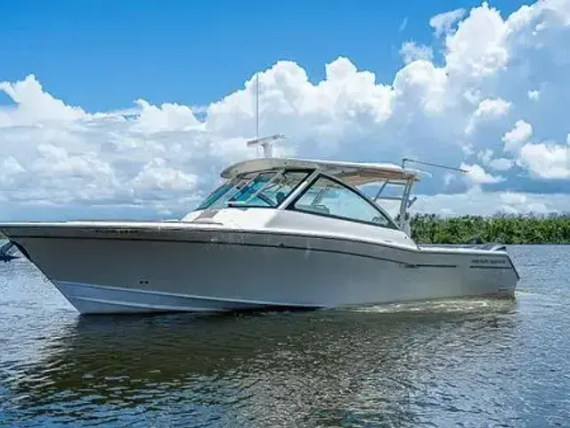 Grady-White Freedom 375