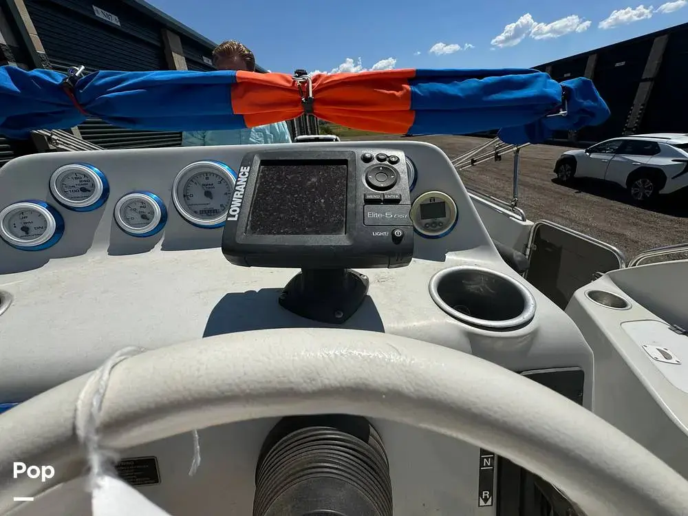 2002 Mercruiser party cat 28