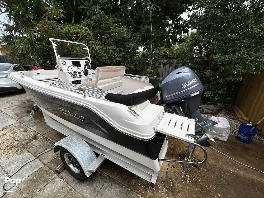 2018 Robalo r160 cc