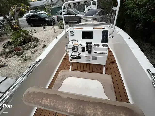 Robalo R160 CC