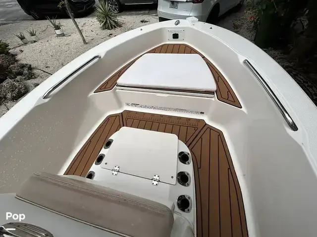 Robalo R160 CC