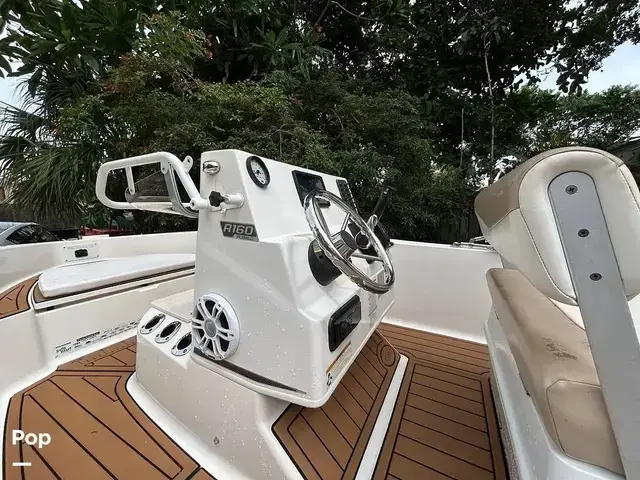 Robalo R160 CC