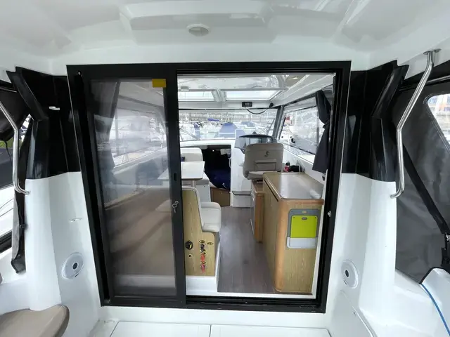 Beneteau Antares 880