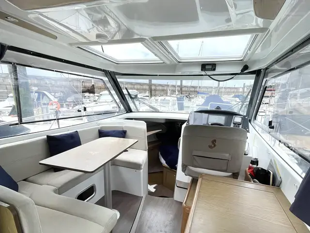 Beneteau Antares 880