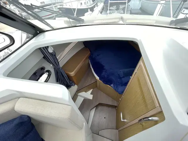 Beneteau Antares 880