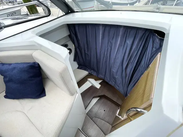 Beneteau Antares 880