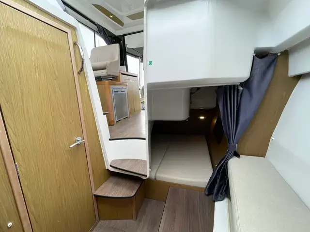 Beneteau Antares 880