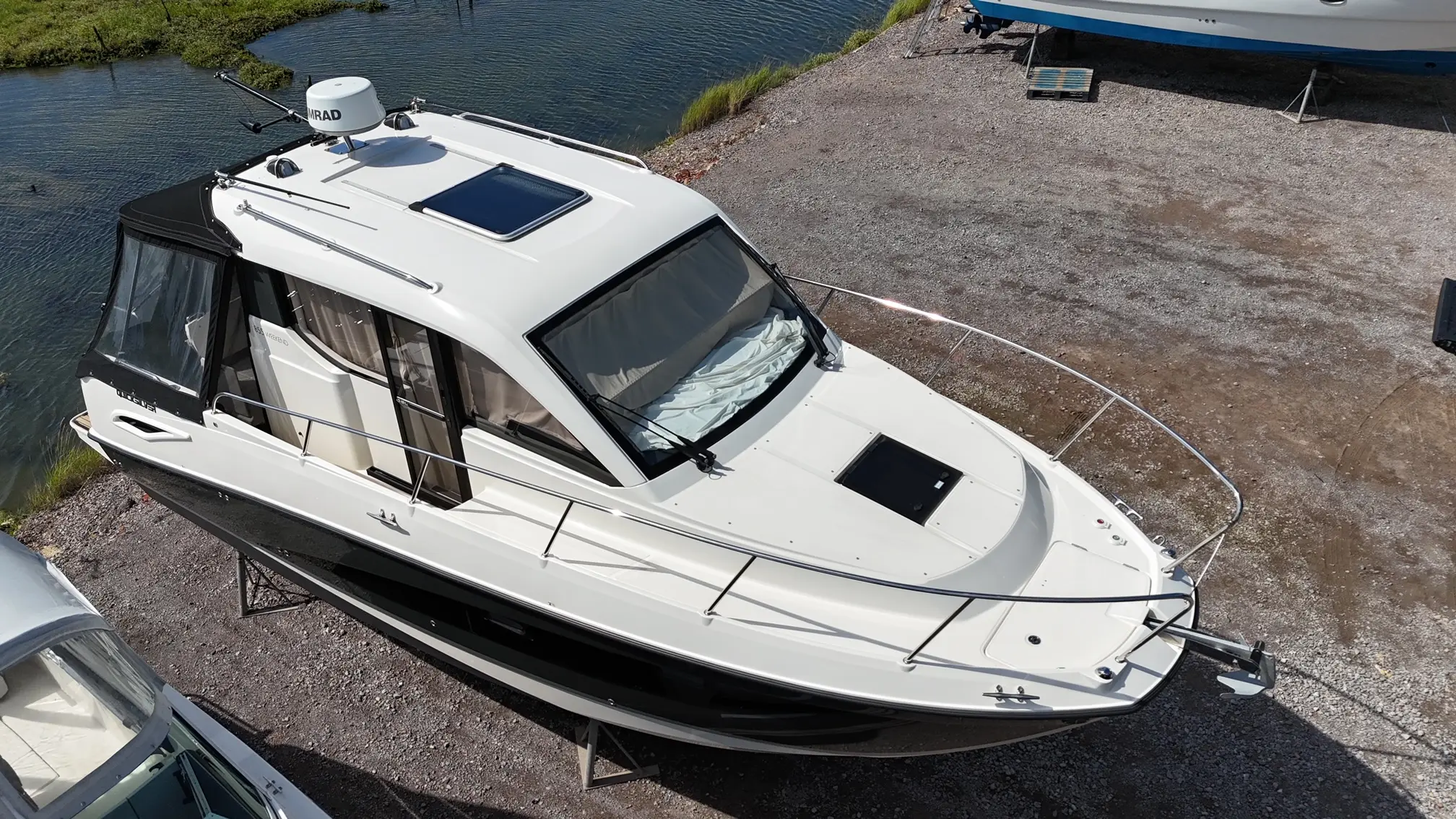 2017 Quicksilver 855 activ