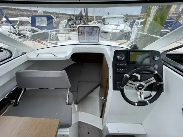 Beneteau Antares 7