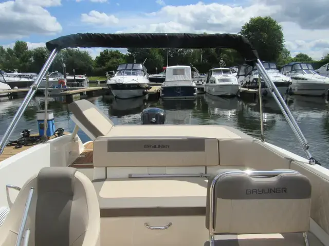 Bayliner VR5 Bowrider