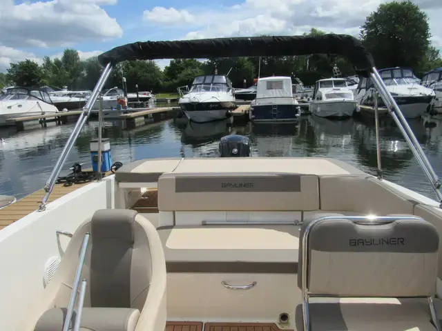 Bayliner VR5 Bowrider