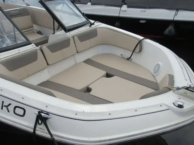 Bayliner VR5 Bowrider