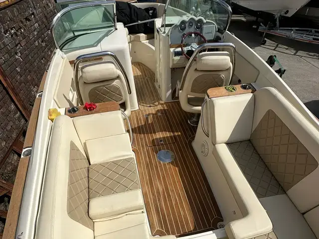 Chris-Craft Launch 25 BR