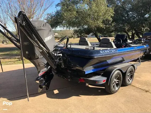 Skeeter ZX 225