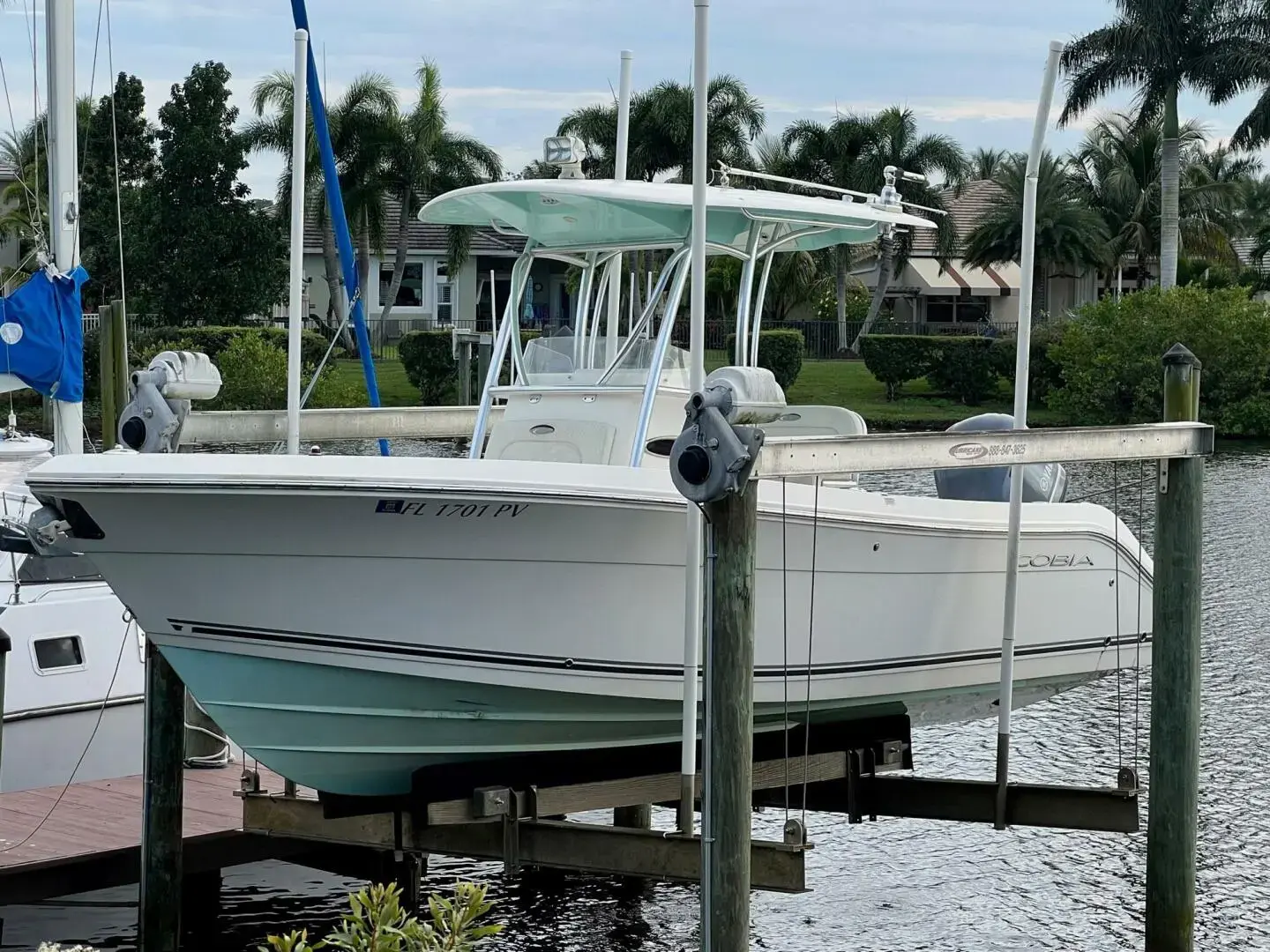 2015 Cobia Boats 237 cc