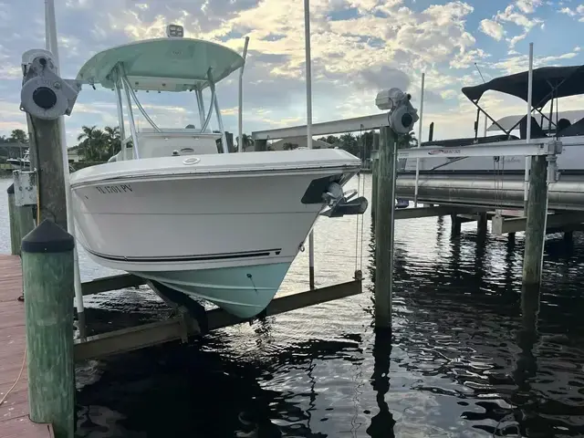 Cobia Boats 237 CC