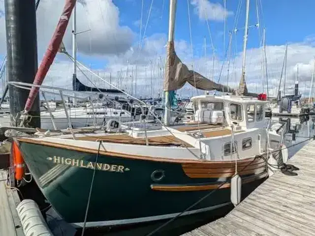 Fisher boats 25