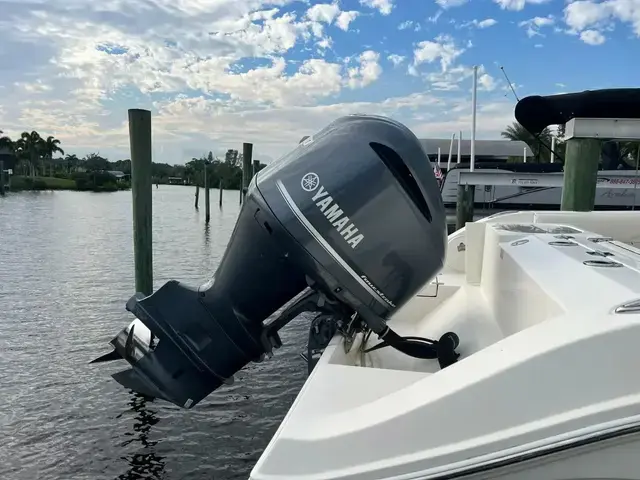 Cobia Boats 237 CC