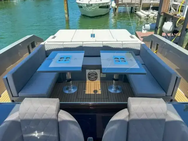 De Antonio Yachts D42 Open