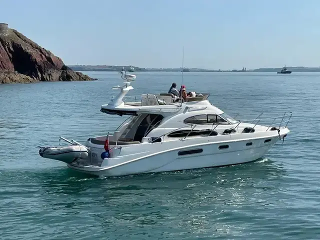 Sealine F37