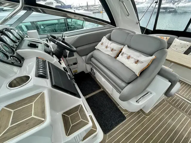 Crownline 340 Cr