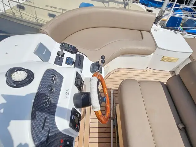 Sealine F37