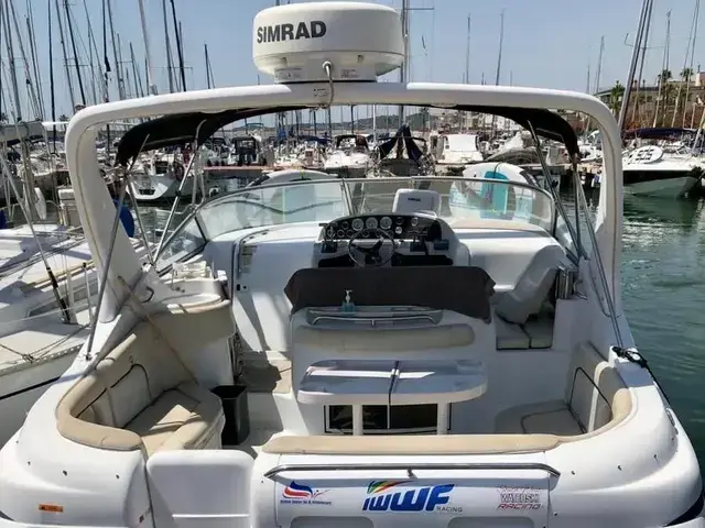 Chris Craft 328 Express Cruiser