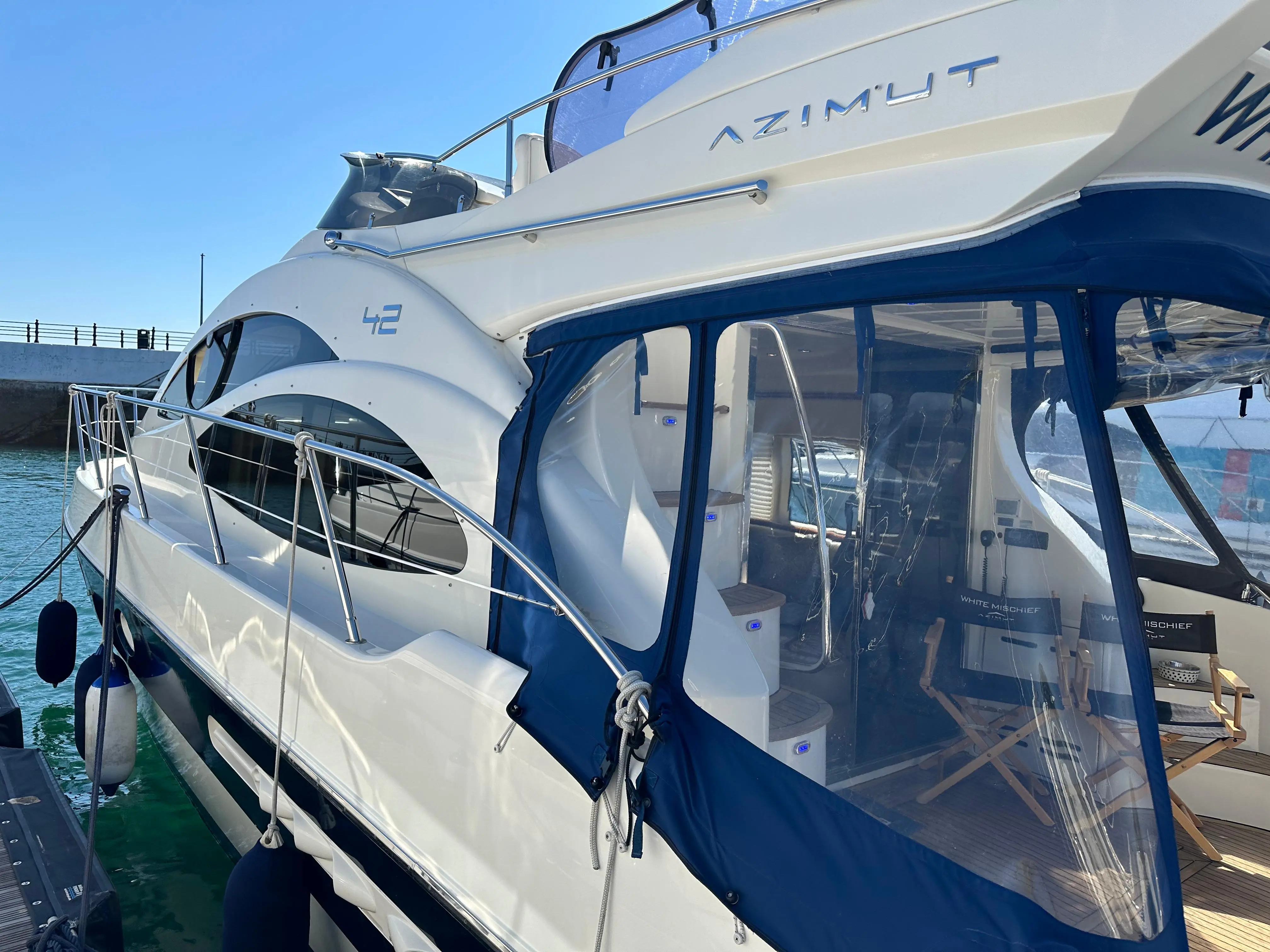 2004 Azimut 42