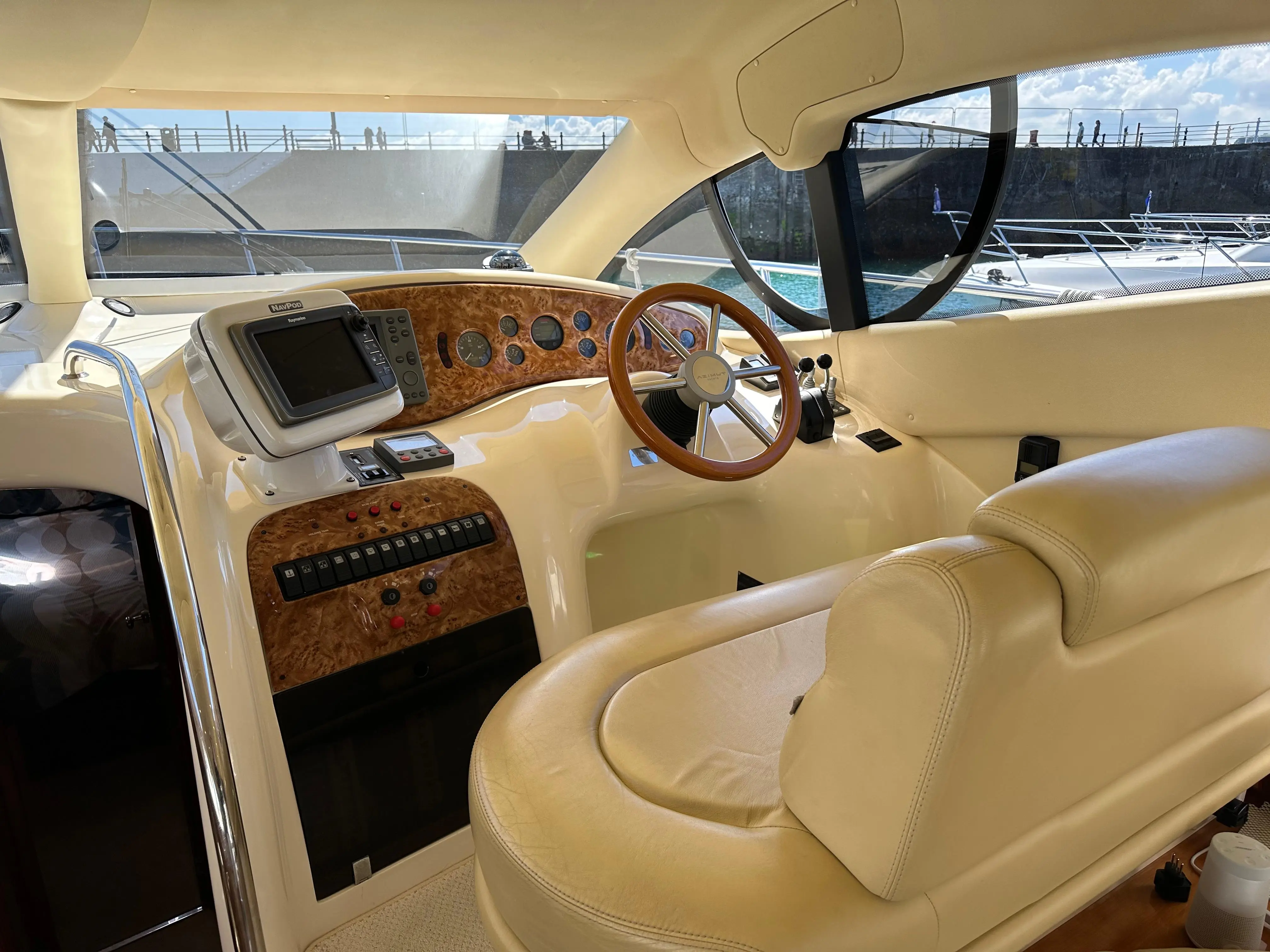 2004 Azimut 42