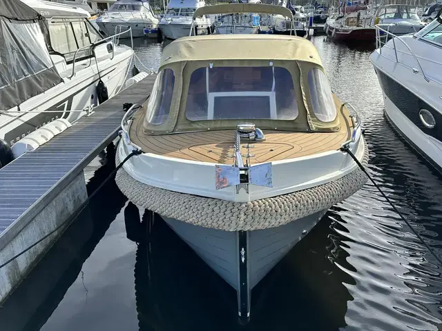 Interboat 820