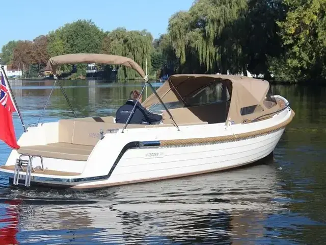 Interboat Intender 700