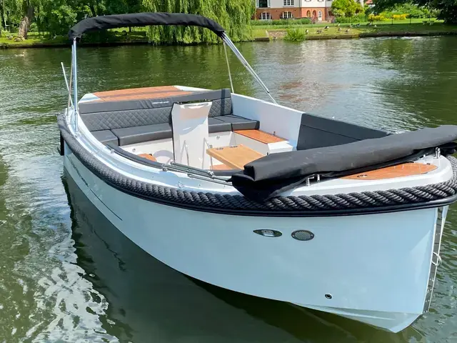 Corsiva 650 Tender