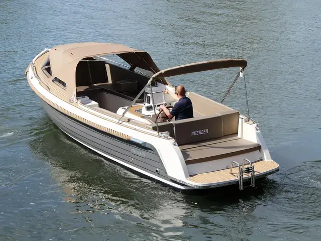 Interboat 820