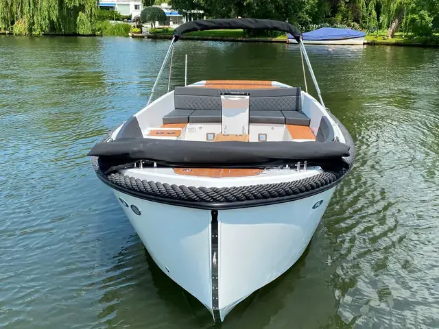 Corsiva 650 Tender