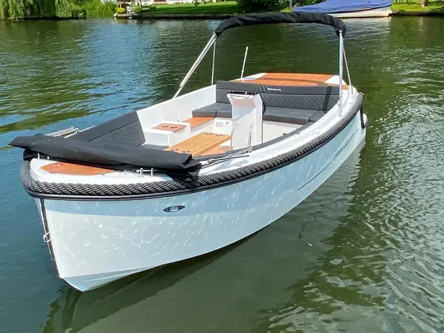 Corsiva 650 Tender