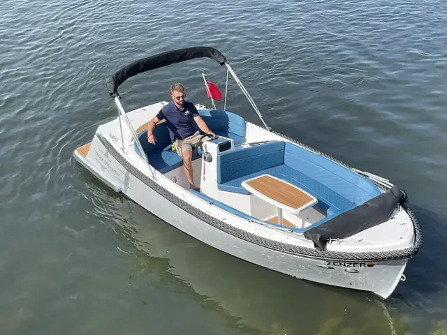 Corsiva 595 Tender