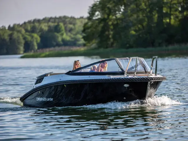 Corsiva 625 Tender