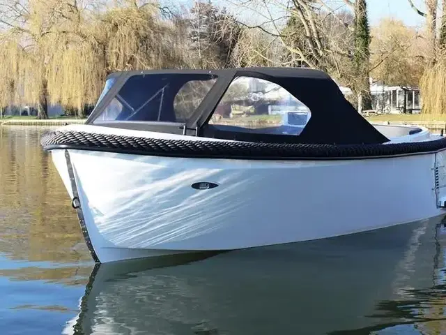 Corsiva 595 Tender