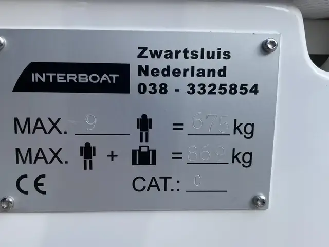 Interboat 820